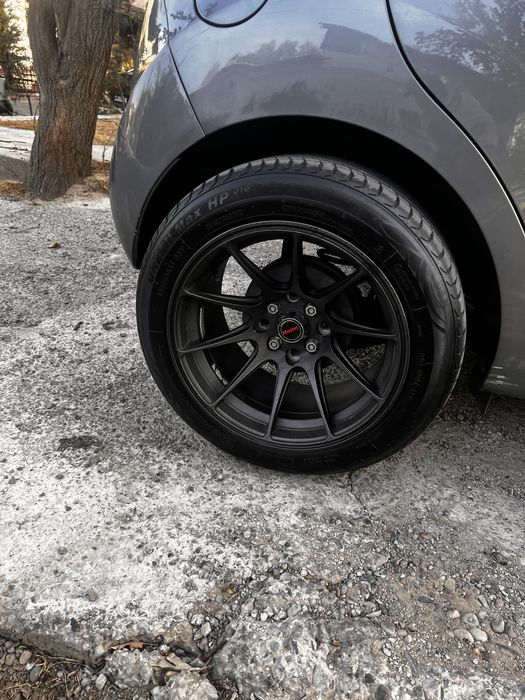 Продам комплект дисков с шинами разнаширокик R15