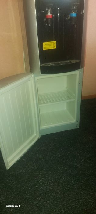 Кулер для воды состояние отличное