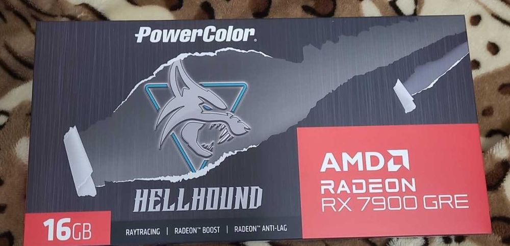 Placă video XFX Radeon RX 7900 GRE Hellhound 16GB GDDR6 256-bit - Nouă