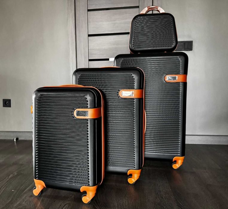 Чемодан, чемоданы. Поштучно и комплектом.