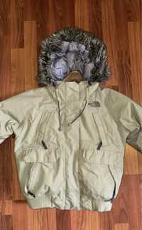 Зимняя женская куртка The North Face цвета хаки