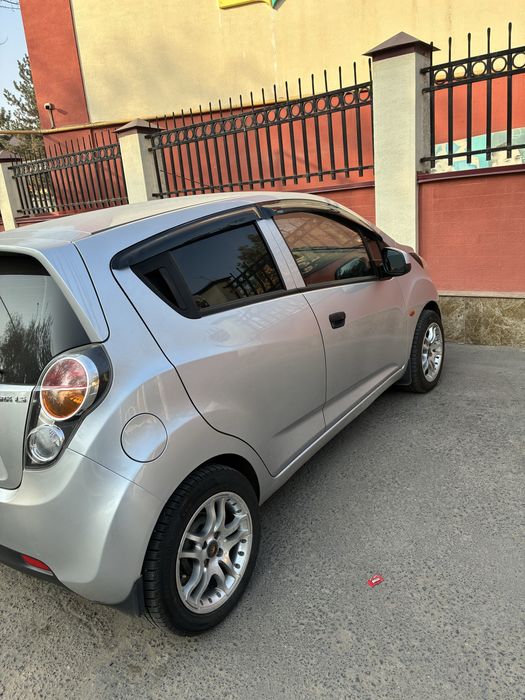 Продается спарк 2011