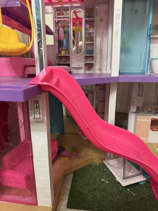 Casa de papusi dreamhouse Barbie