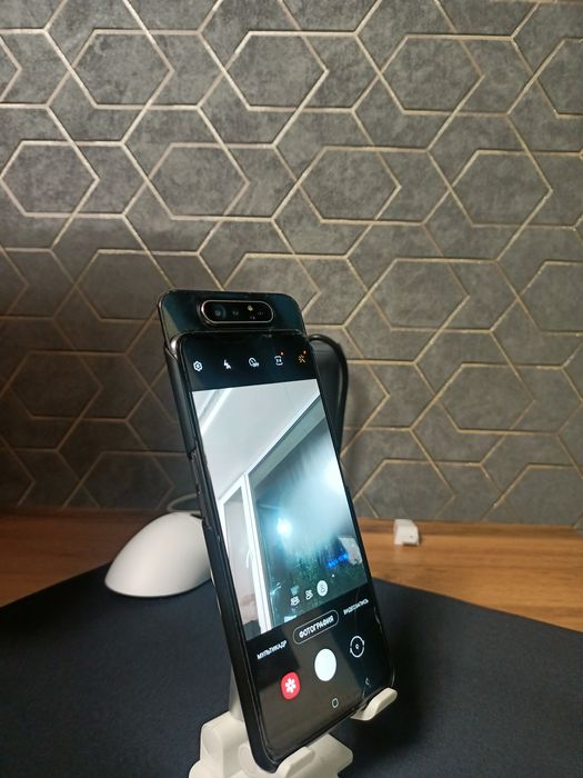 Смартфон Samsung A80