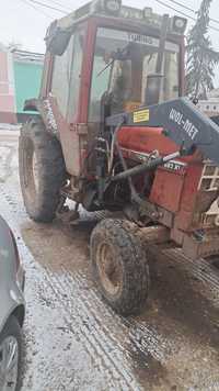 Dezmembrez piese tractor Case International 685XL