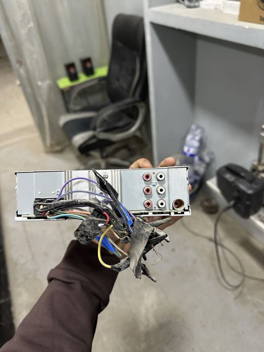 Magnitafon JVC KD-X168M