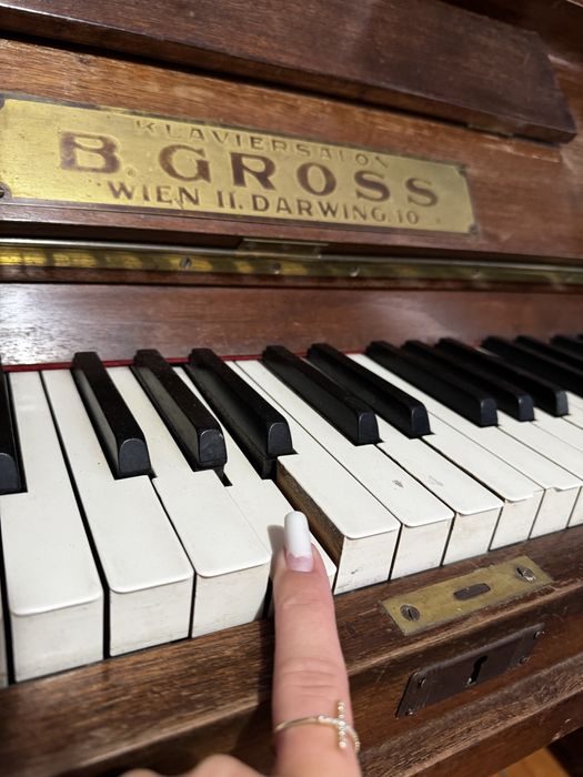 Vând Pianină muzicala