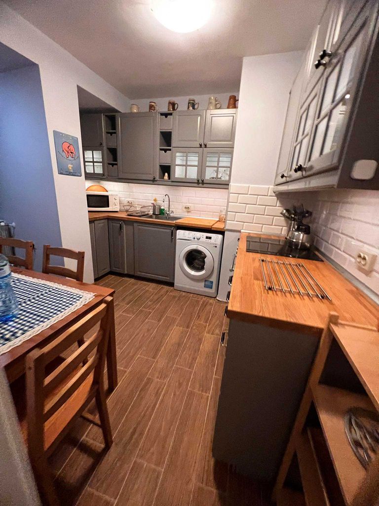 Дава се под наем Тристаен апартамент в София, Гео Милев - 110 кв.м за 700 € - Снимка #1
