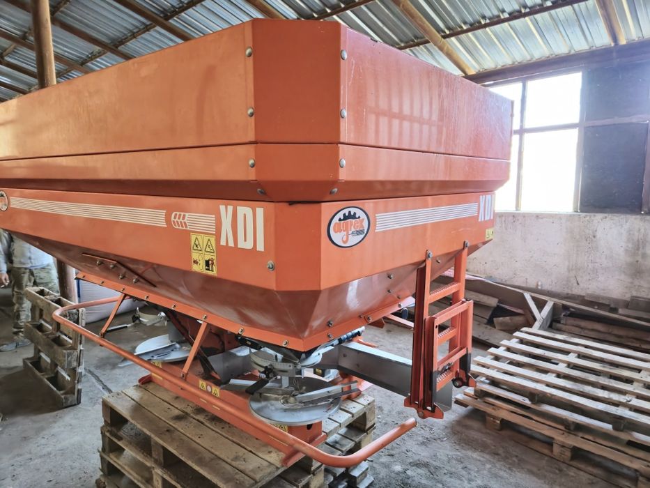 Distribuitor îngrășăminte Agrex