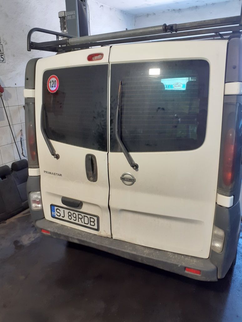 Dezmembrez Renault Trafic/ Opel Vivaro/ Nissan Primastar 1.9