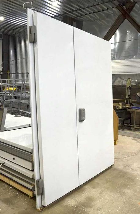 SP eshiklari / Холодильные двери из сэндвич-панелей
