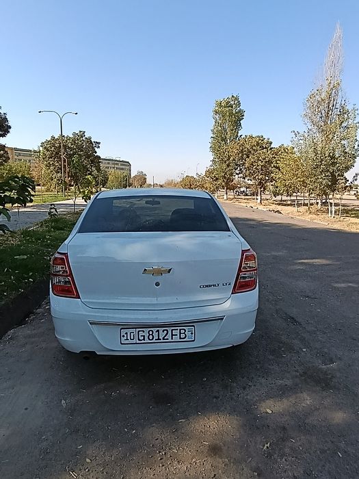 Koblt moshina sotiladi