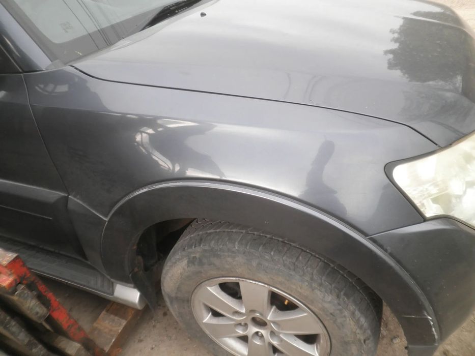 Aripa dreapta fata Mitsubishi Pajero Shogun 2008