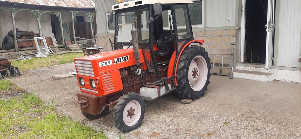 Tractor Fiat 570