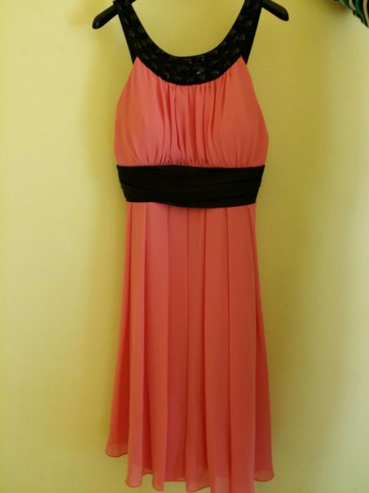 Vand  rochie de seara, eleganta, culoare coral