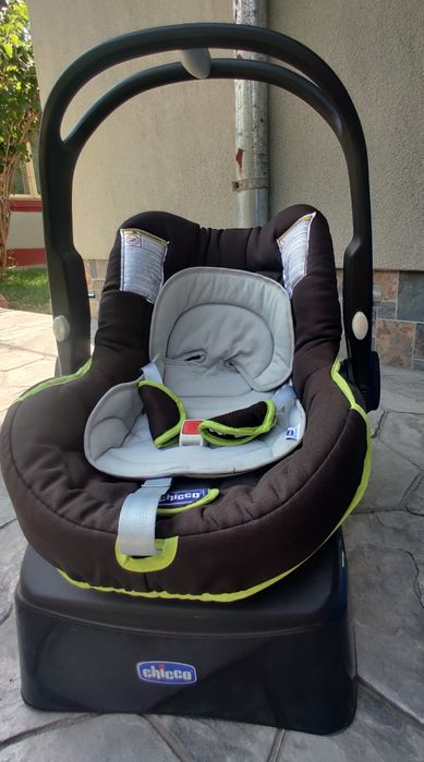 Scaun auto Chicco AutoFix, Night, 0luni+
(de la 0 la 13 kg)