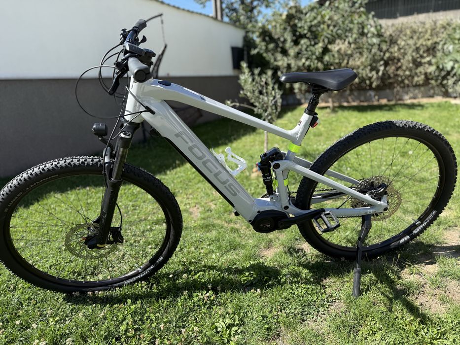 Bicicleta electrica FOCUS Throne 2