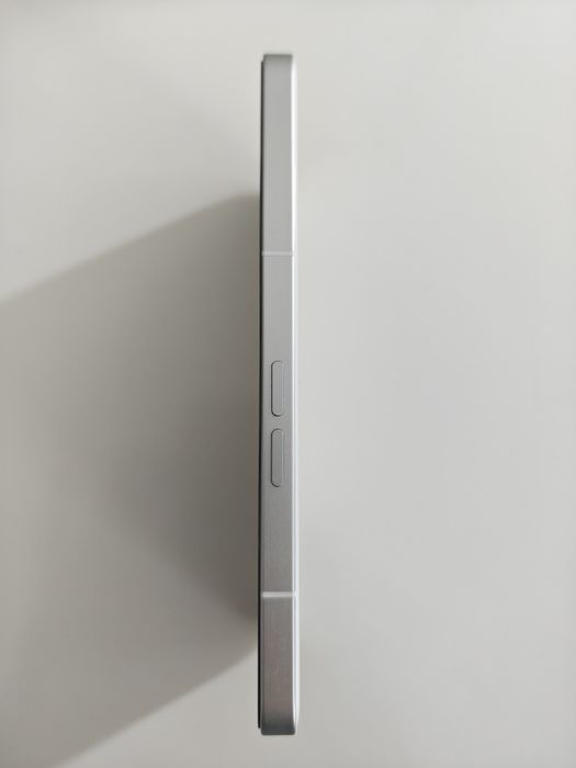 Nothing Phone (2) – 12GB RAM / 512GB, Alb, cutie originală – impecabil