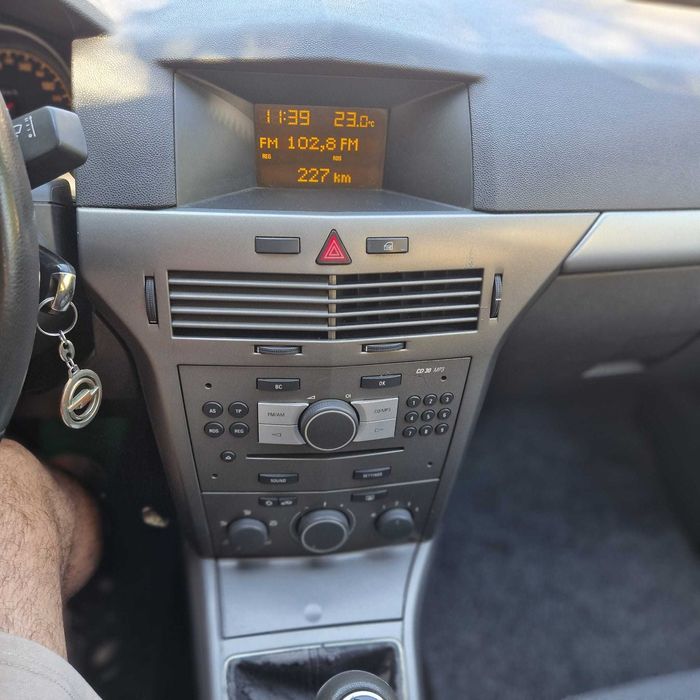 OPEL- Corsa Astra