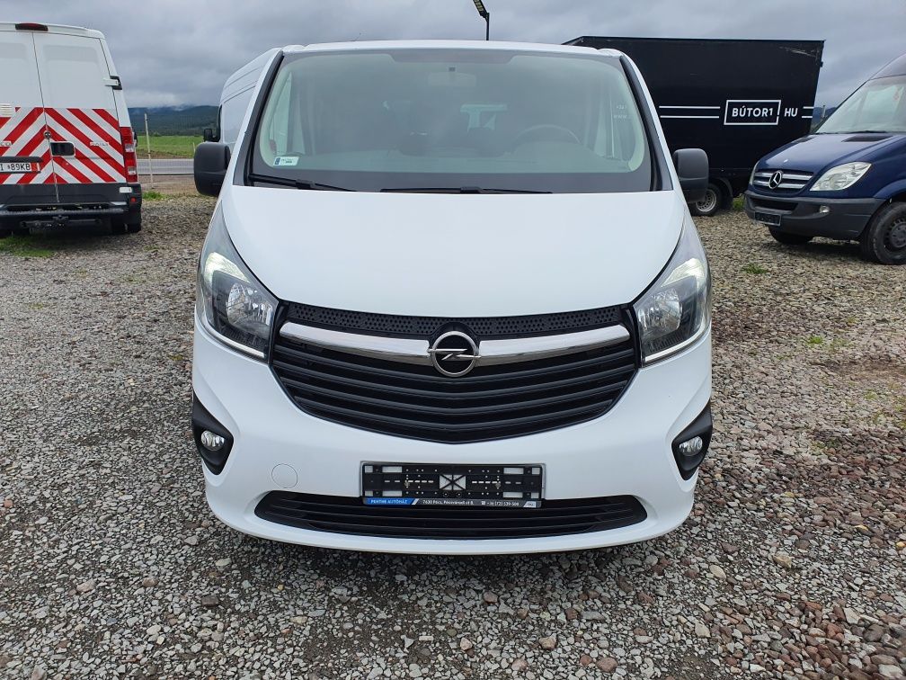 Opel vivaro 1,6tdi ,euro6  8+1 locuri