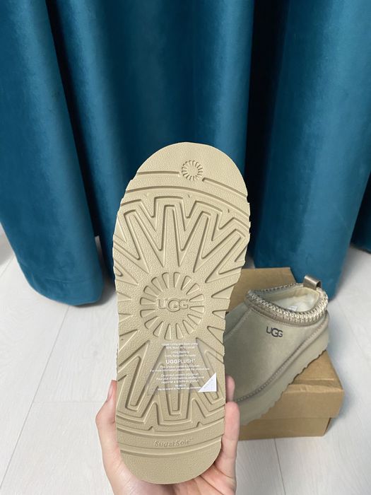 Ghetute UGG Dama crem