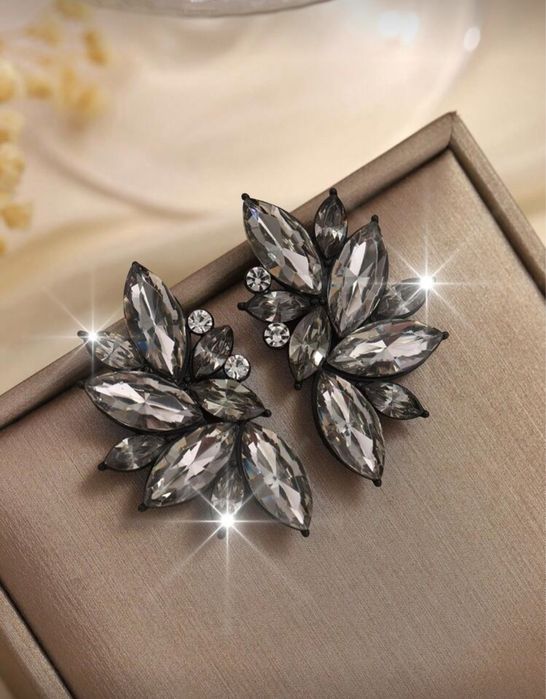 Чисто нови обеци