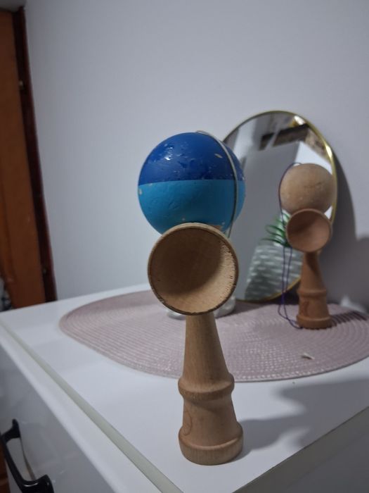 Kendama x în stare buna