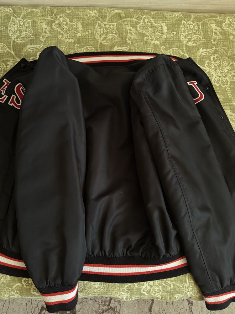 Мъжки Бомбър Guess