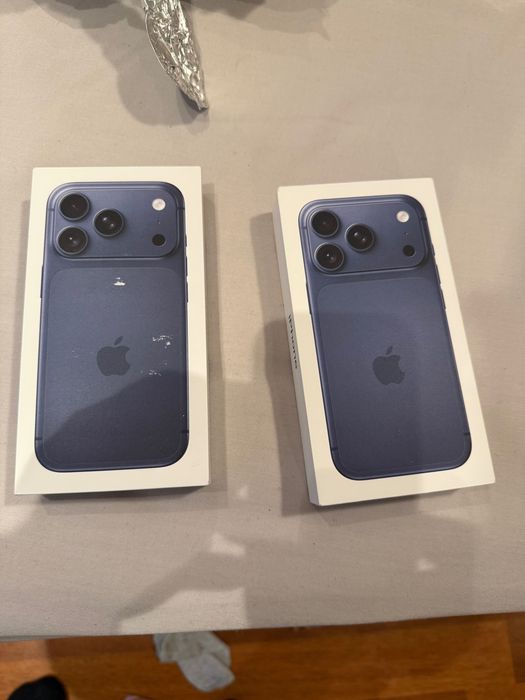 Продавам Айфон 17 про син,