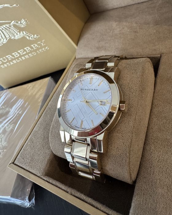 Ceas original Burberry BU9103 – auriu, nou în cutie