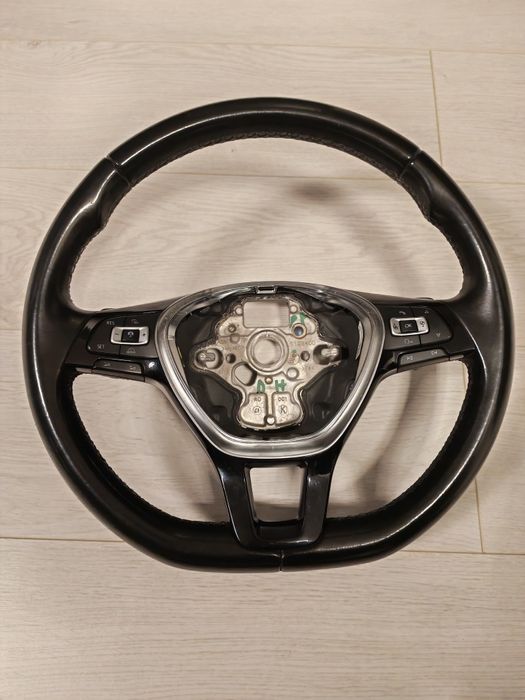 Volan cu padele, airbag, trim cu butoane Passat B8