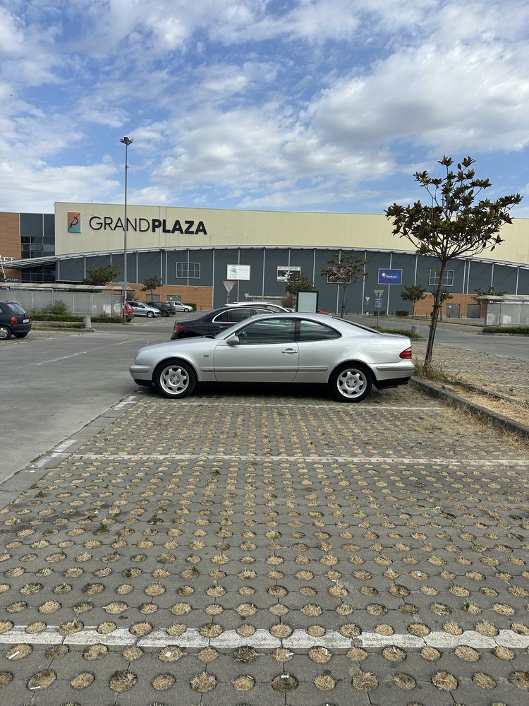 Мерцедес БенцCLK200