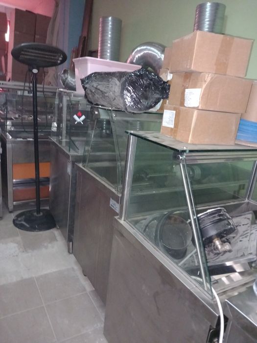 Vând linie de mese calde și reci, frigorifice