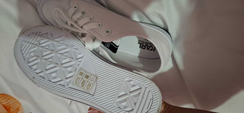 Tenișii karl lagerfeld