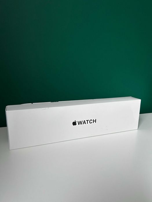 Apple Watch SE 2 44m с 4 допълнителни каишки и 3 нови протектора