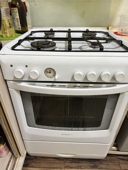 Газовая плита Ariston