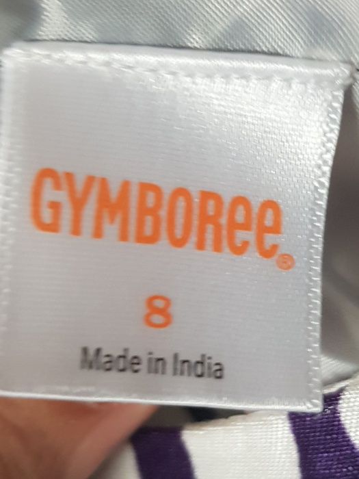 Rochita alb cu mov deosebita din SUA, marimea 7-9 ani, noua, nepurtata