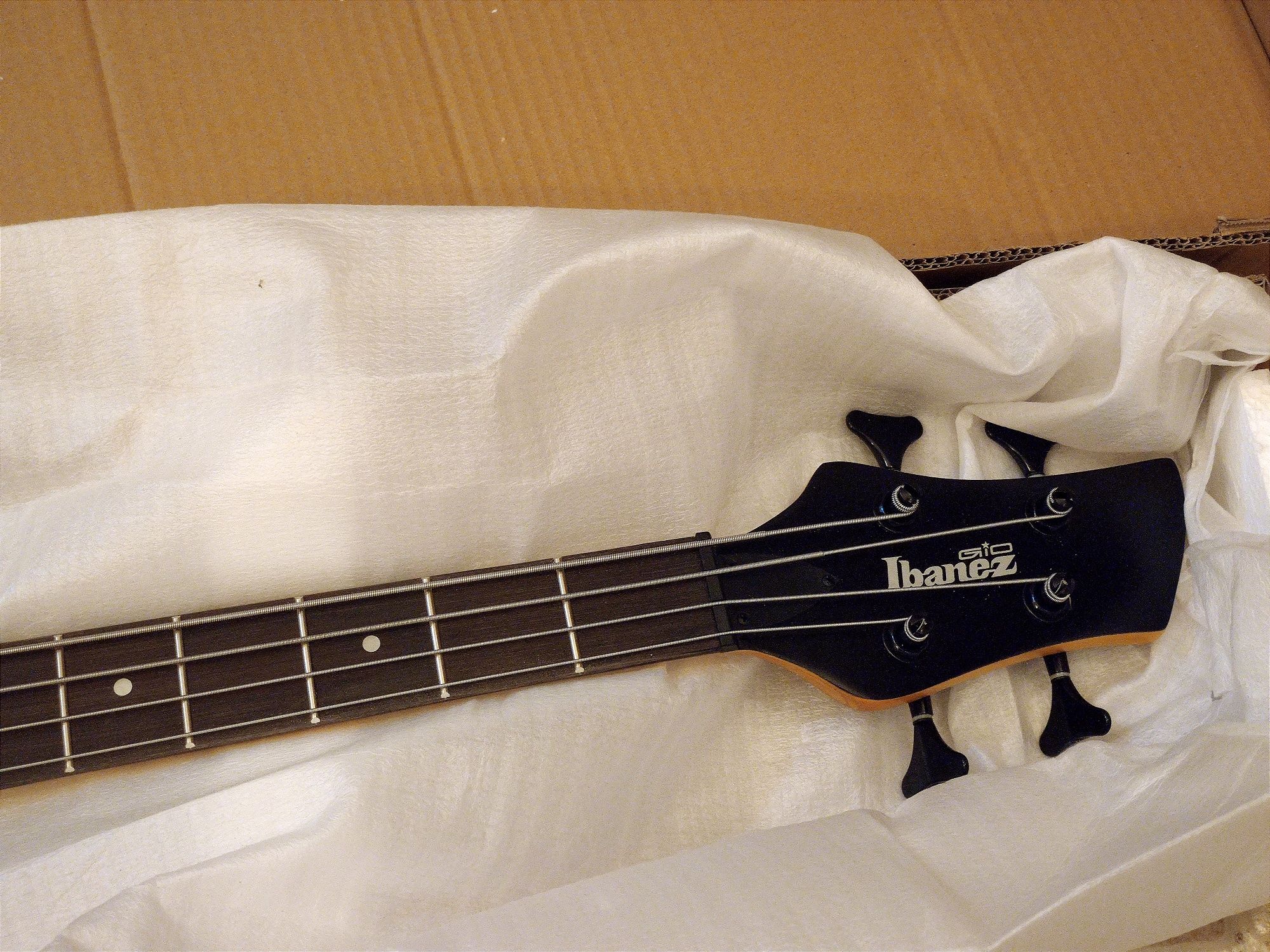 Бас гитара Активная Ibanez