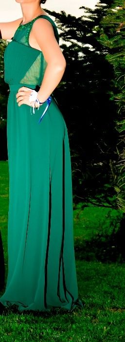 Дълги рокли с ефектен гръб