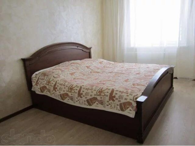 Кровать двуспальная с матрасом