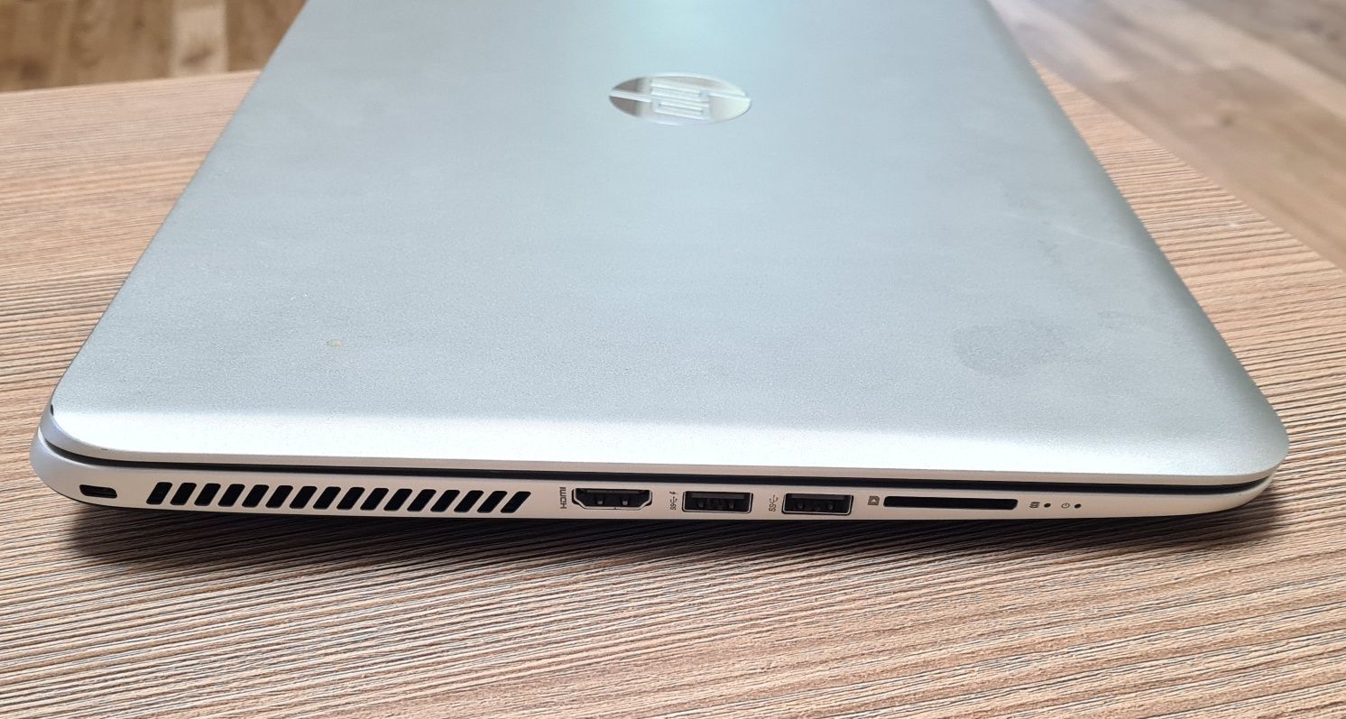 Laptop HP Envy 15 i5 4200M, 8 GB DDR3, hdd 1 TB, Nvidia GeForce 840m