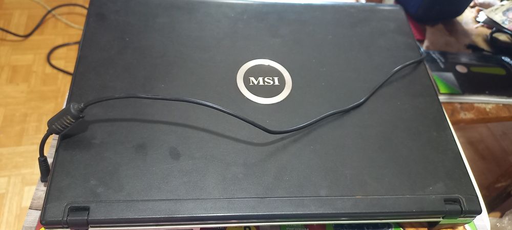 MSI лаптоп за части