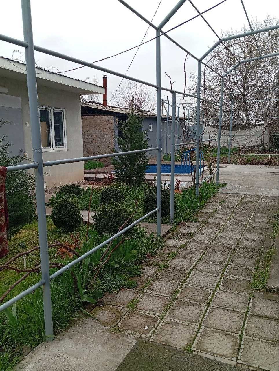 Продается  двухэтажный дом  на 12 сотках