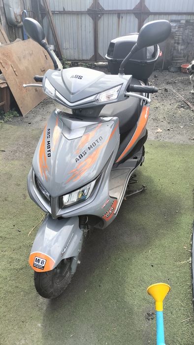 Скутер м8  продам