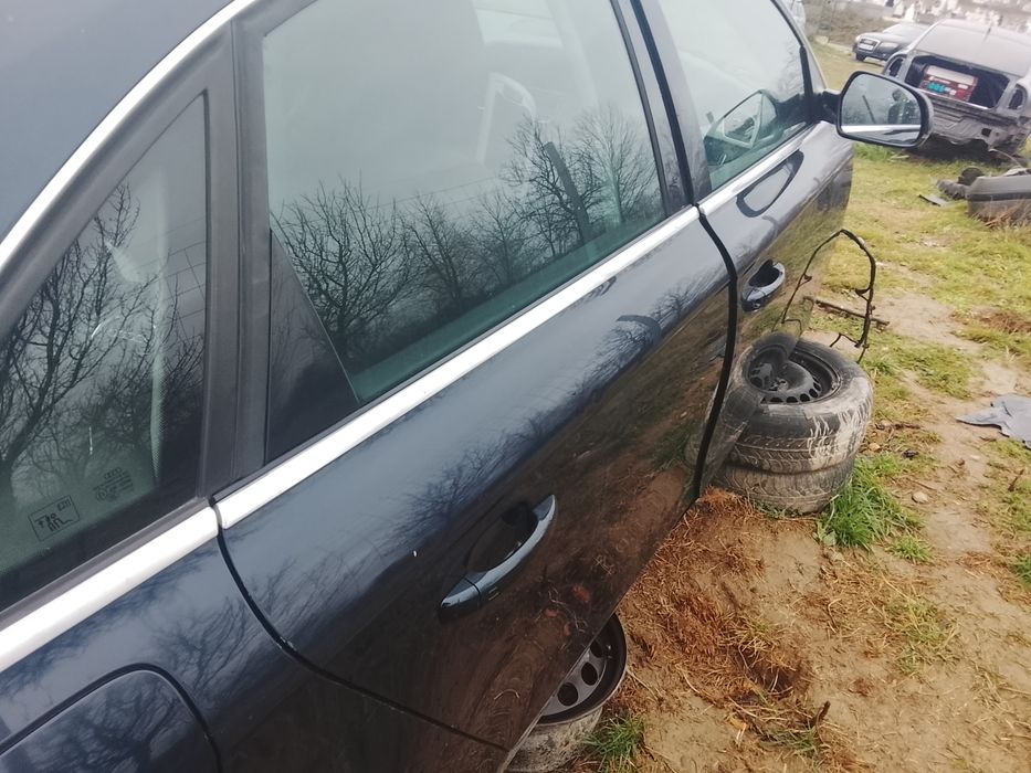 Vind Set uși Audi A4 b8 la cod culoareLZ5A