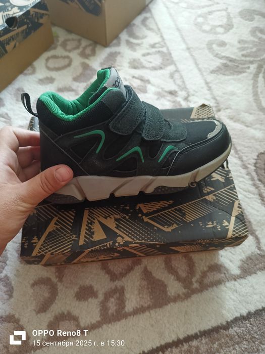 Продам ботинки на осень,весну