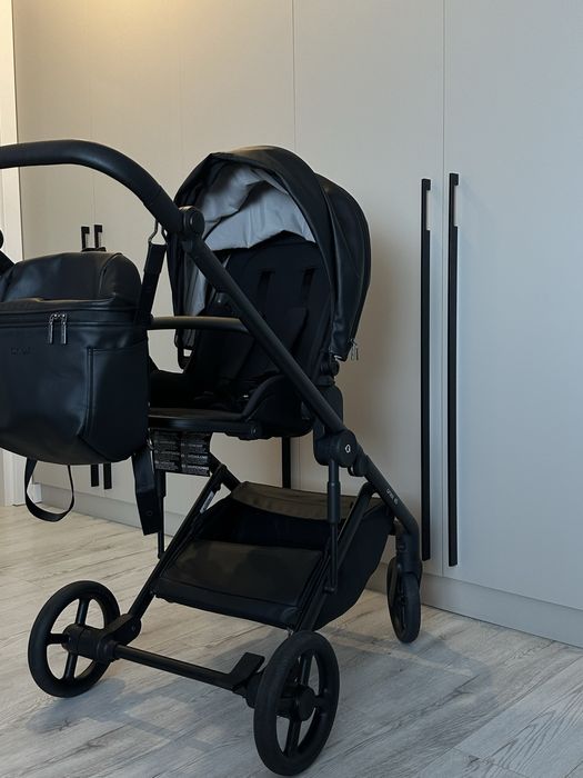 Vând cărucior Anex Eli 2 în 1.