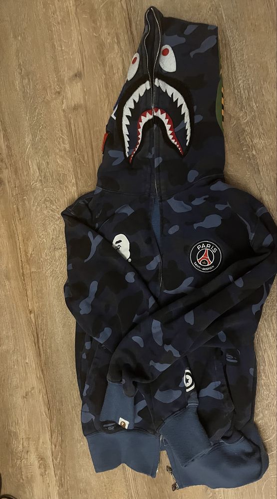 Hanorac BAPE colaborare cu PSG