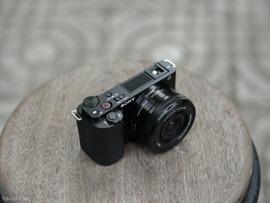 Sony ZV-E10 4K 16-50mm foto aparat holati ideal