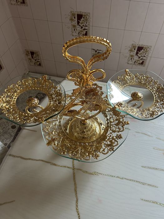 Б/у менажница сатылады. Таза жагдайы жаксы